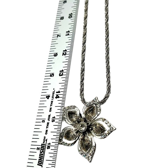 Vintage Silver Tone Flower Pendant Necklace & Bracelet Set.  A9 - Picture 9 of 9